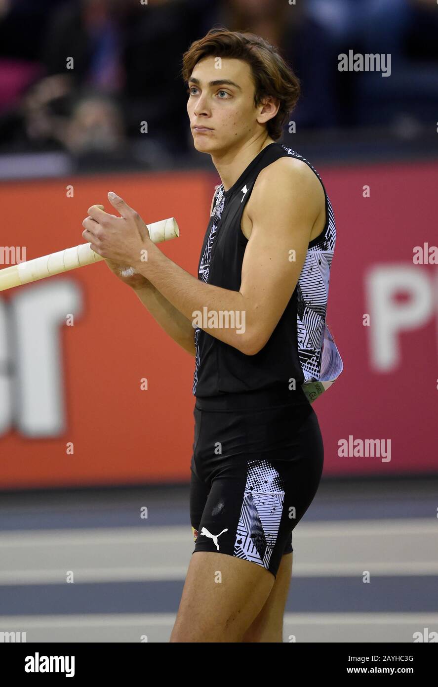 Sweden's Armand Duplantis who went on to break the Indoor Pole Vault world record during the Muller Indoor Grand Prix at Emirates Arena, Glasgow. Stock Photo