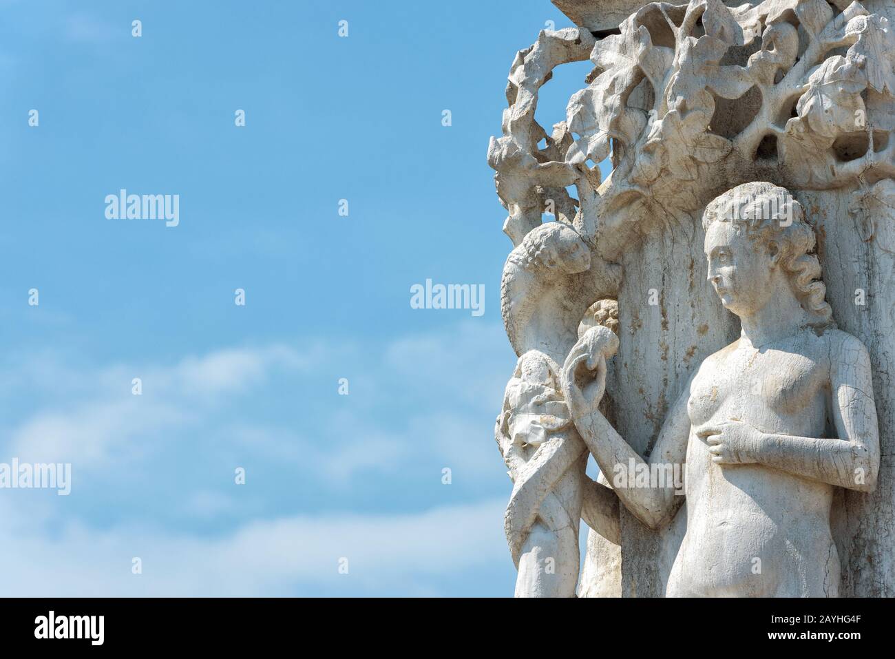 Doge's Palace (Palazzo Ducale) detail, Venice, Italy. It is one of the main landmarks of Venice. Statue of biblical Eve on the Doge's Palace facade. R Stock Photo