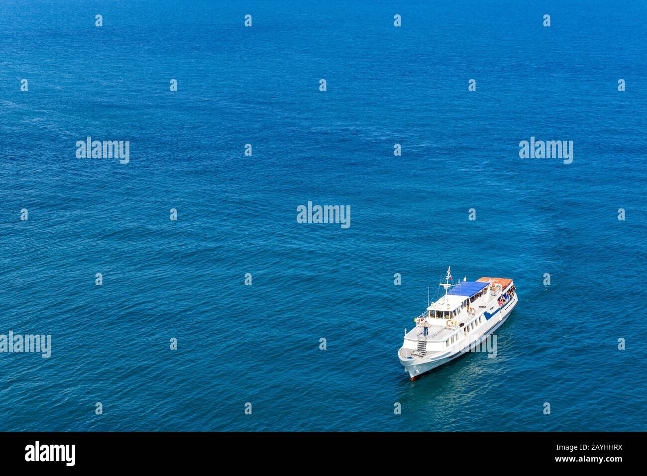 Sailing ship blue background hi-res stock photography and images - Alamy