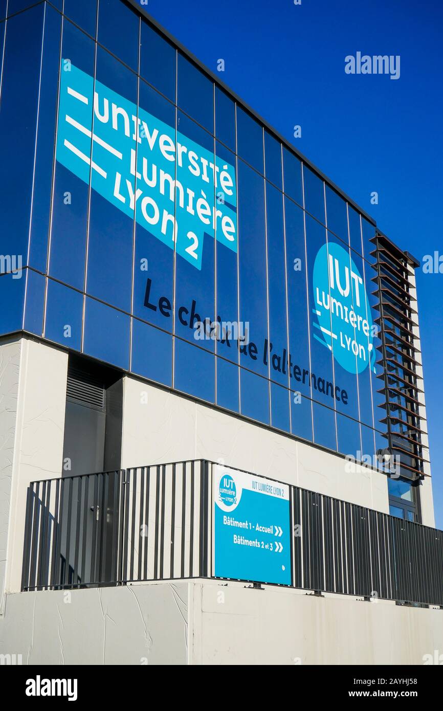 lumiere lyon 2 bron