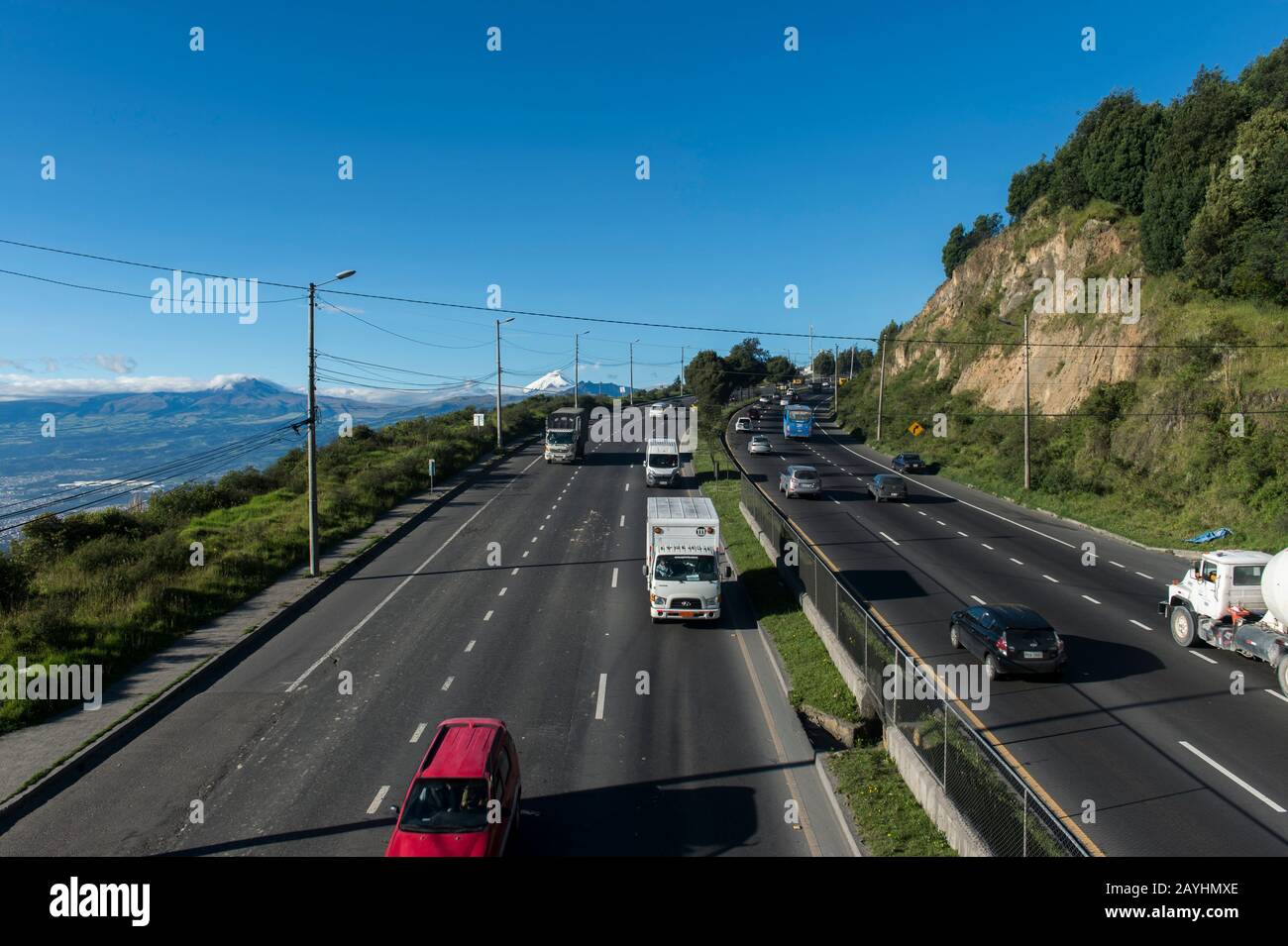 Road ecuador volcano cotopaxi hi-res stock photography and images - Alamy
