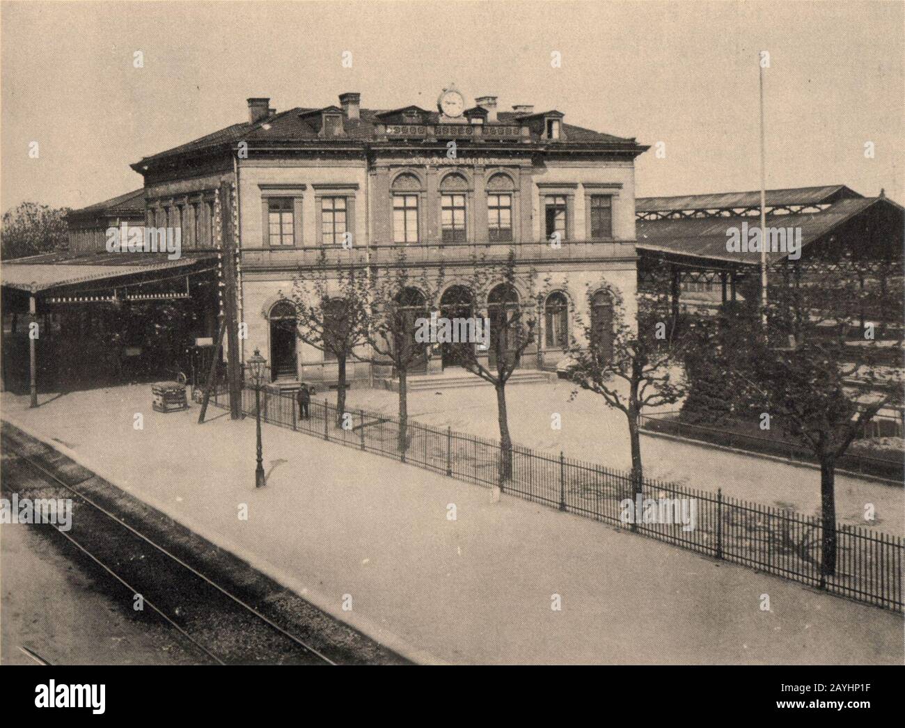 FrankfurtHöchst Bahnhof 1880 Stock Photo Alamy