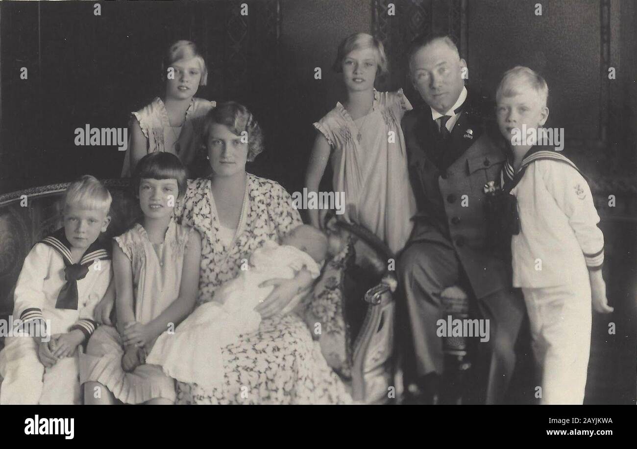 Frederick, Prince of Hohenzollern and his family. Stock Photo