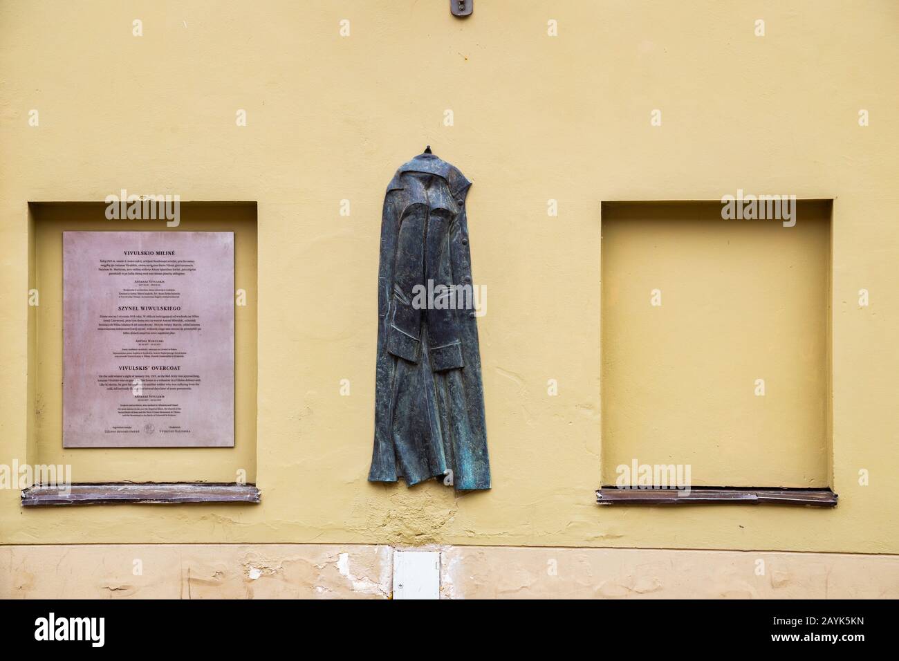 Vilnius, Lithuania - August 10, 2019 : Uzupis old town Vivulskis overcoat sculpture Stock Photo