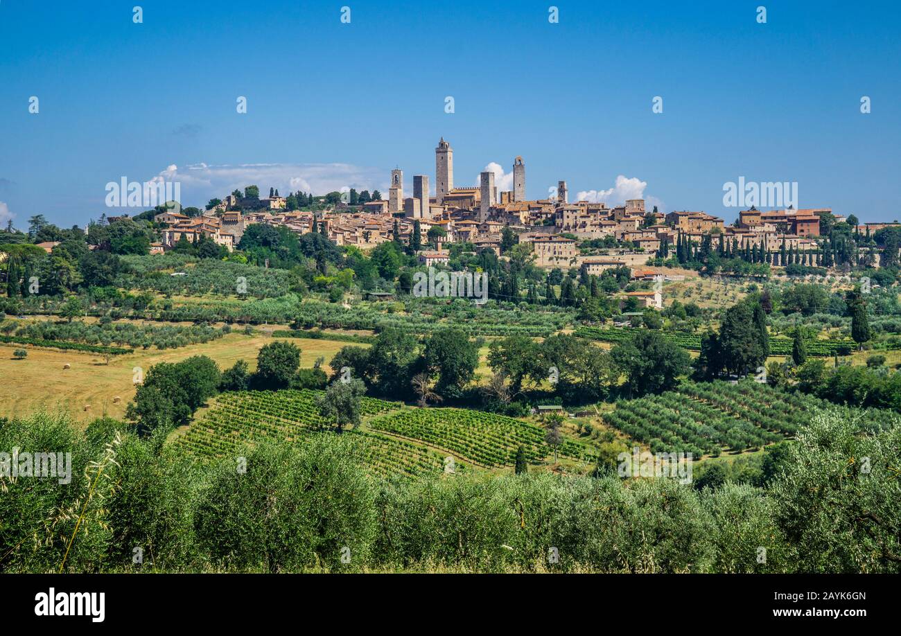 San Gimignano, walled medieval hill town in the Province of Siena, unique in the preservation of about a dozen of its tower houses, Tuscany, Italy Stock Photo