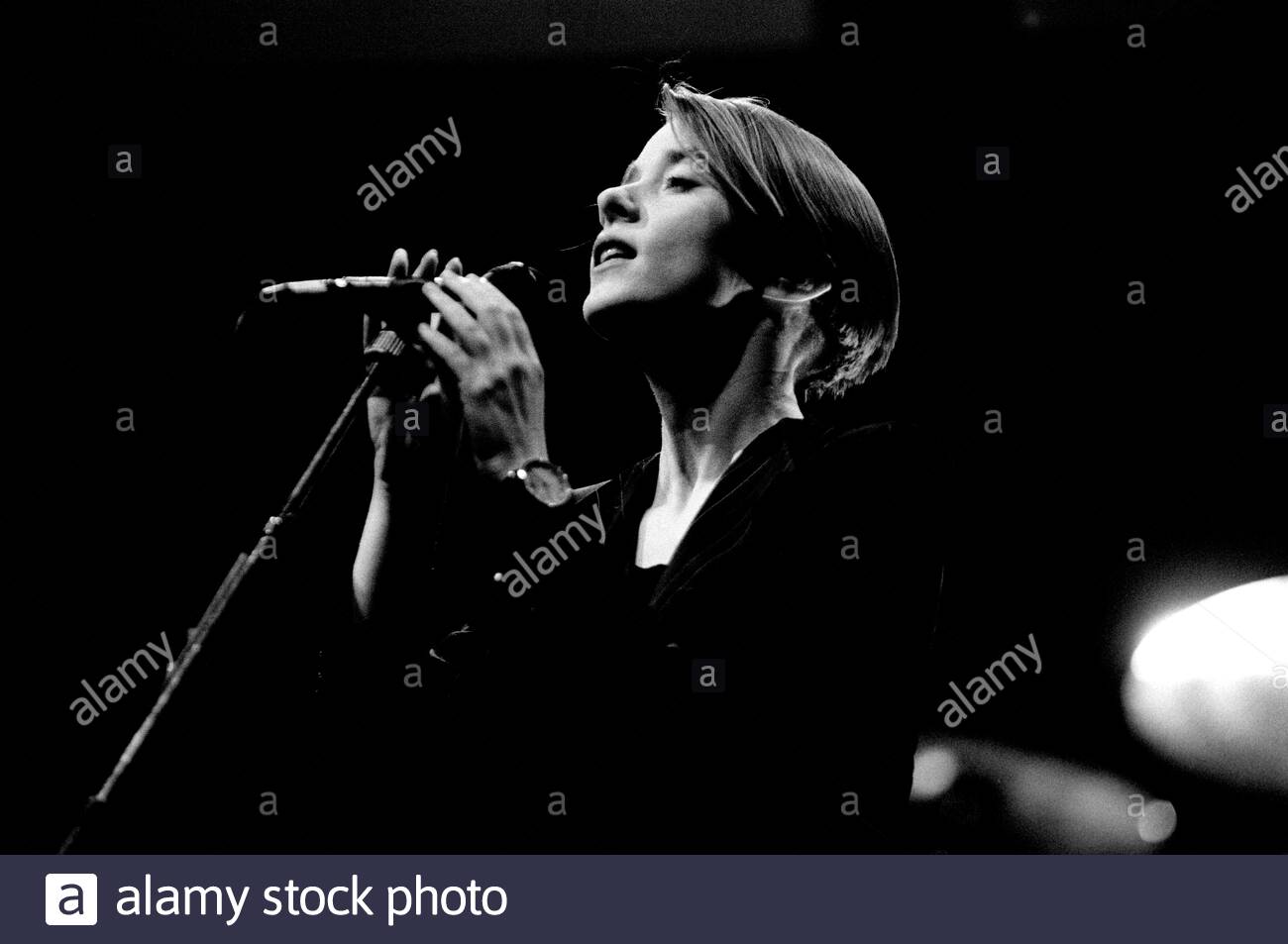 Suzanne Vega High Resolution Stock Photography and Images - Alamy