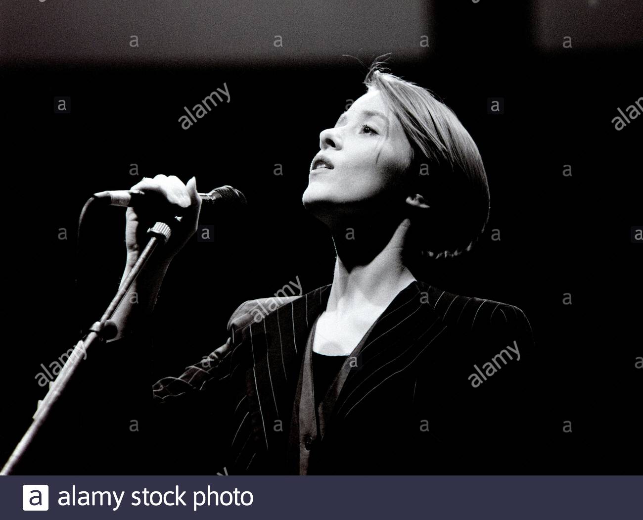 Suzanne Vega High Resolution Stock Photography and Images - Alamy