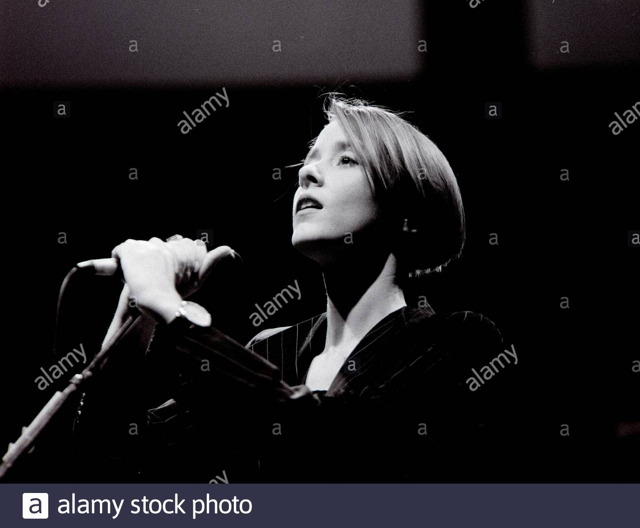 Suzanne Vega High Resolution Stock Photography and Images - Alamy