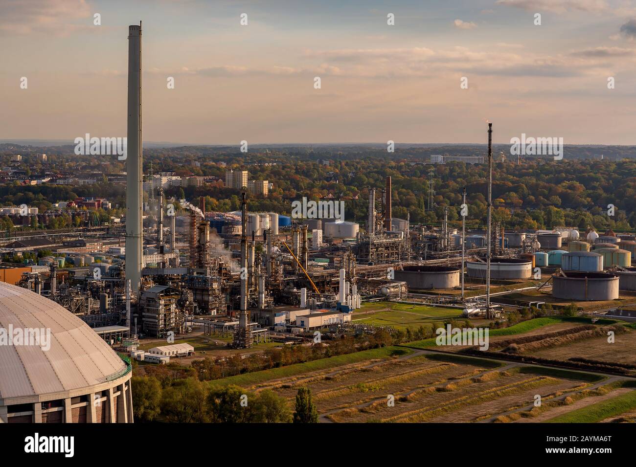 oil refinery with clarification ponds, Germany, Hamburg, Moorburg, Hamburg Stock Photo