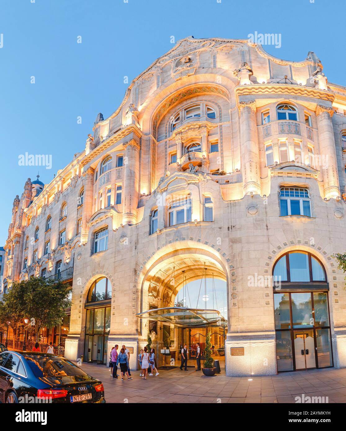 13 MAY 2018, BUDAPEST, HUNGARY: The Gresham Palace and four season hotel at evening Stock Photo