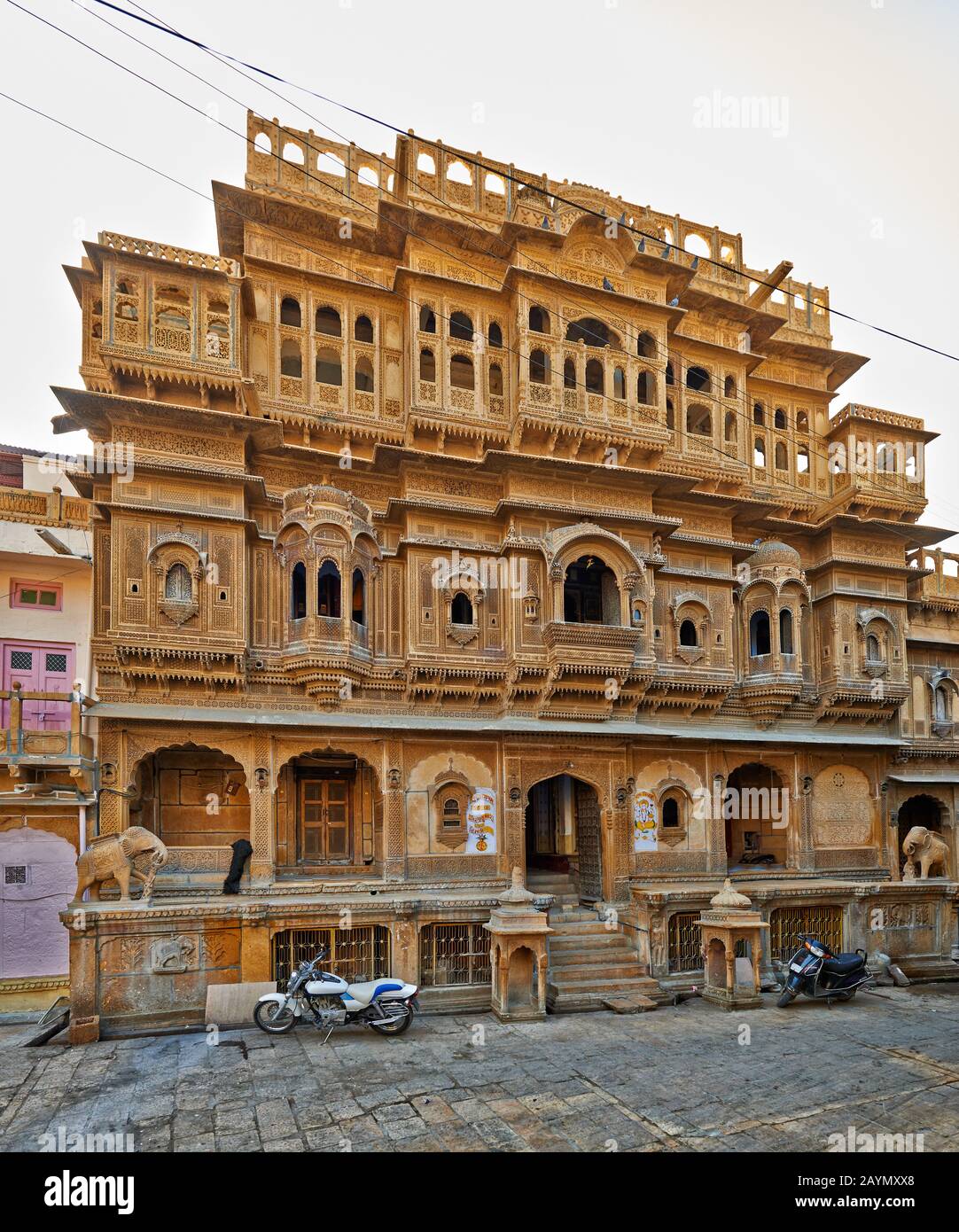 Nathmalji Ki Haveli: A Majestic Gem in Jaisalmer's Heart Nathmalji Ki Haveli: A Majestic Gem in Jaisalmer's Heart