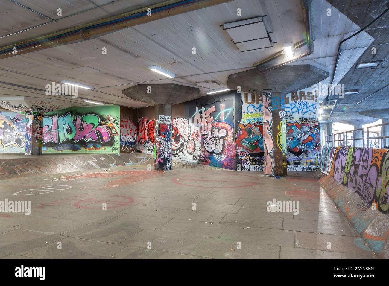 Southbank Skate Park High Resolution Stock Photography And Images Alamy southbank-skate-park-high-resolution-stock-photography-and-images-alamy