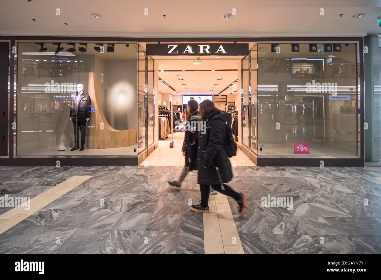 Zara shop facade in Tallinn, Estonia Stock Photo - Alamy