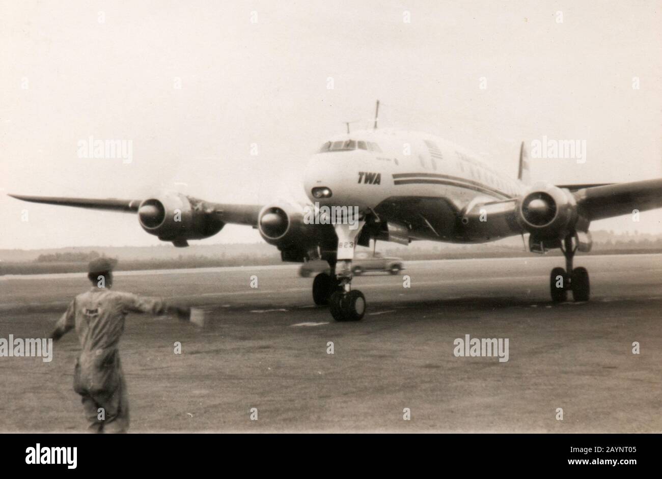 Vintage airplane passengers hi-res stock photography and images - Alamy