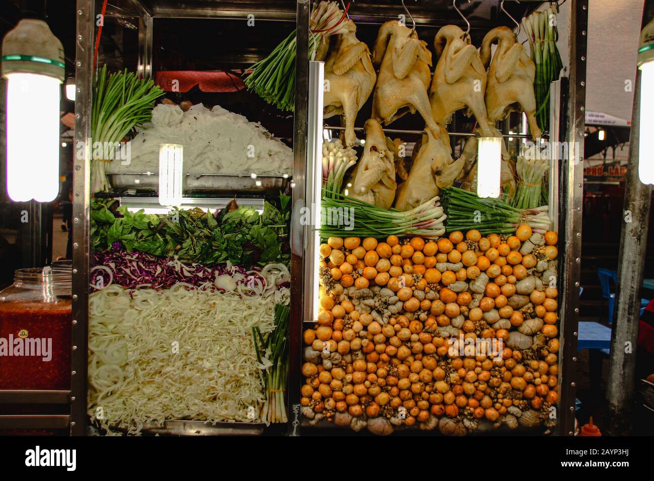 Street food stall vietnam hi-res stock photography and images - Alamy