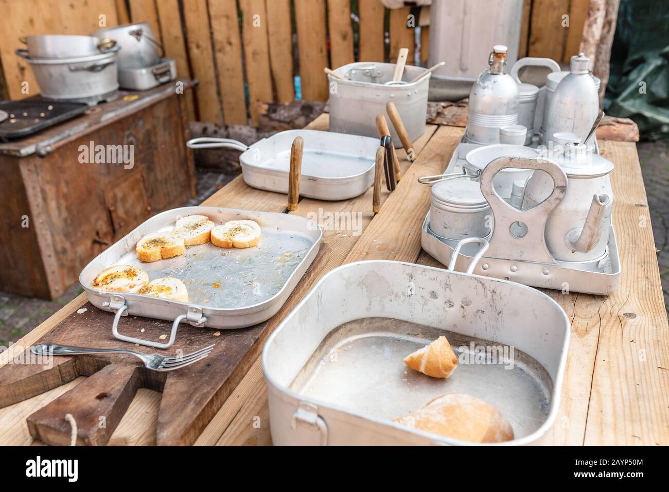 Army field kitchen hires stock photography and images Alamy