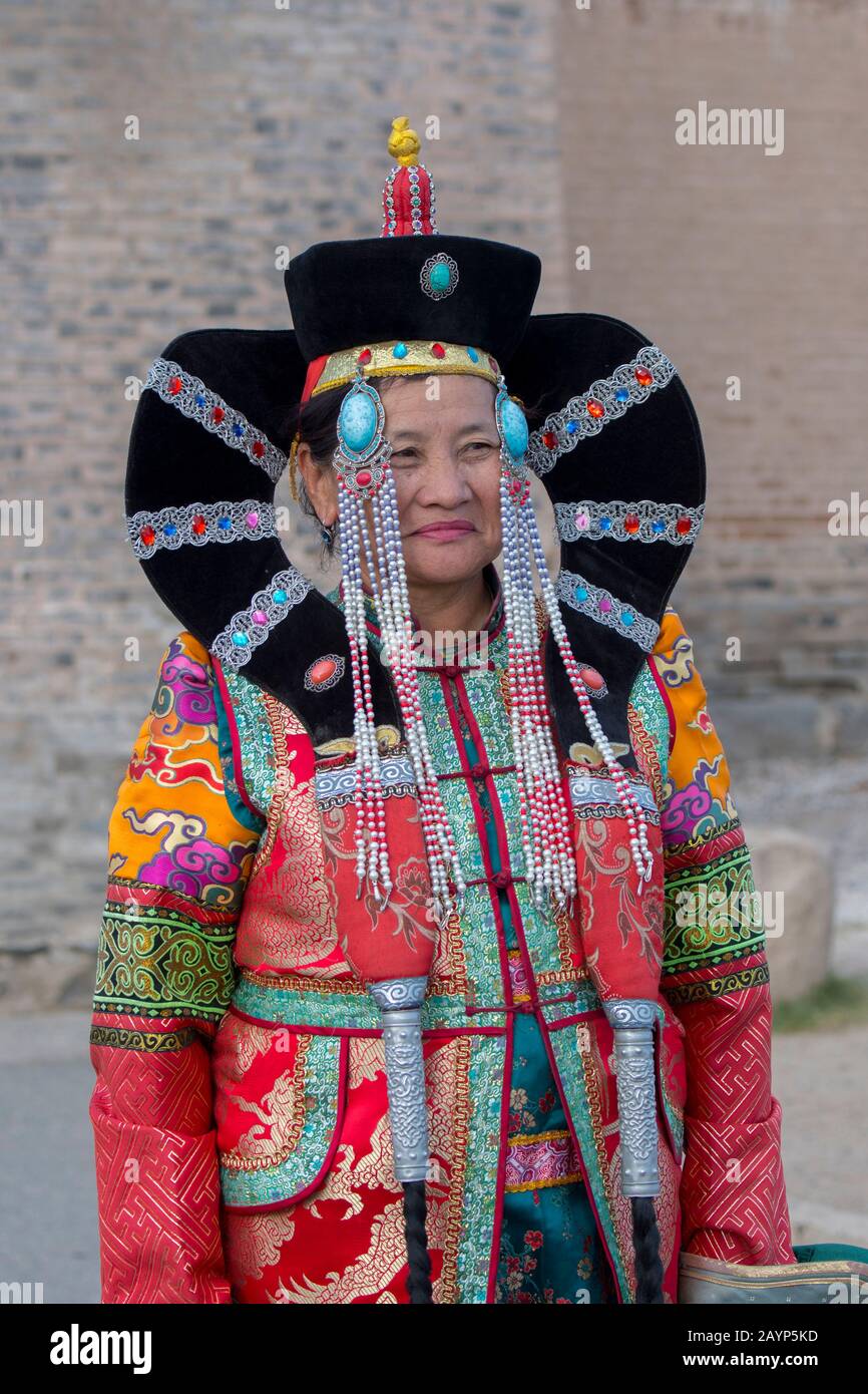 Mongolian woman dressed in traditional hi-res stock photography and ...