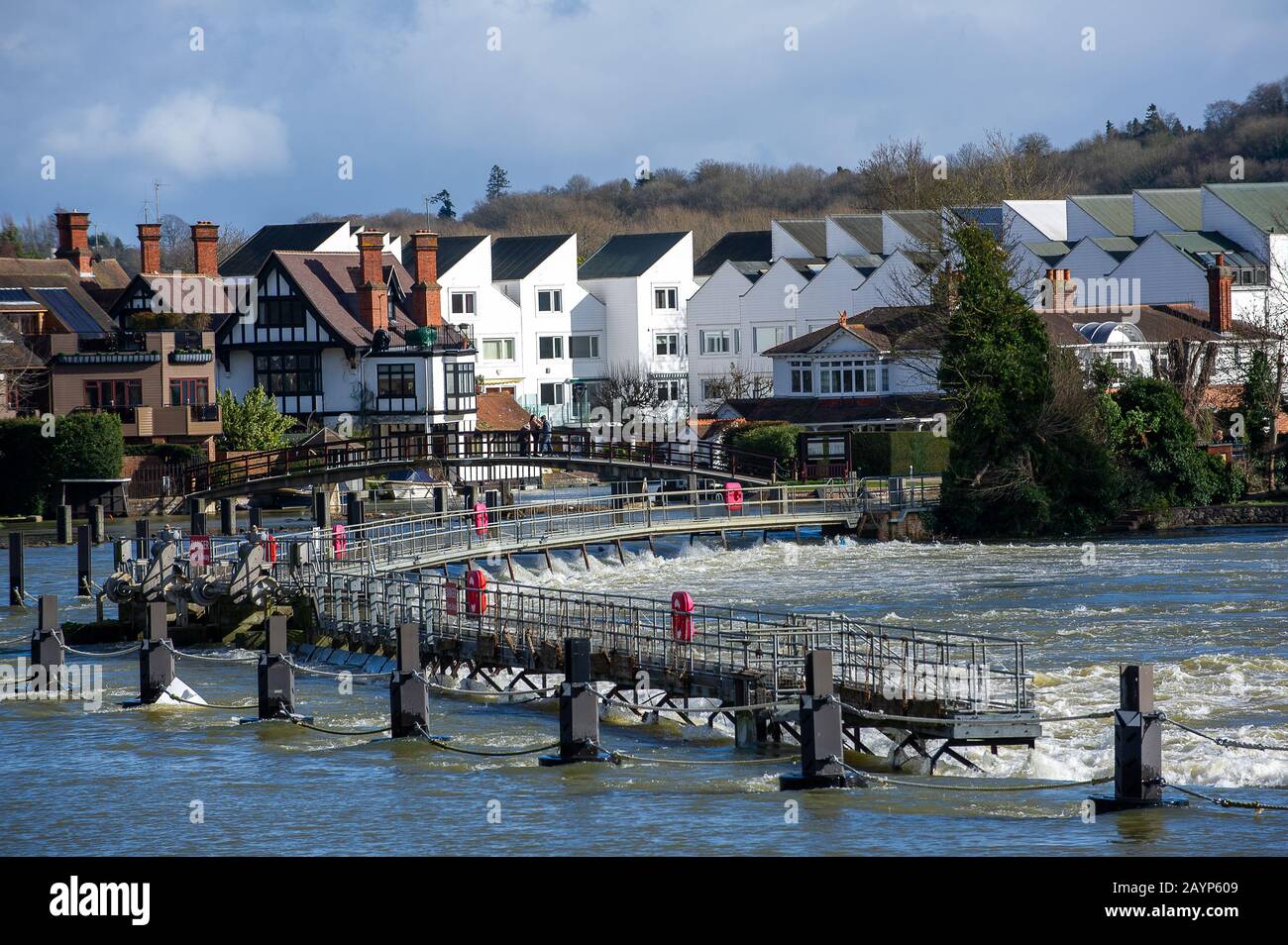Flooding, Marlow, Buckinghamshire, UK. 15th February, 2014. Following sustained rainfall the River Thames at Marlow burst it's bank and flooded parts of the town. The water levels were higher than normal at Marlow Lock. Credit: Maureen McLean/Alamy Stock Photo