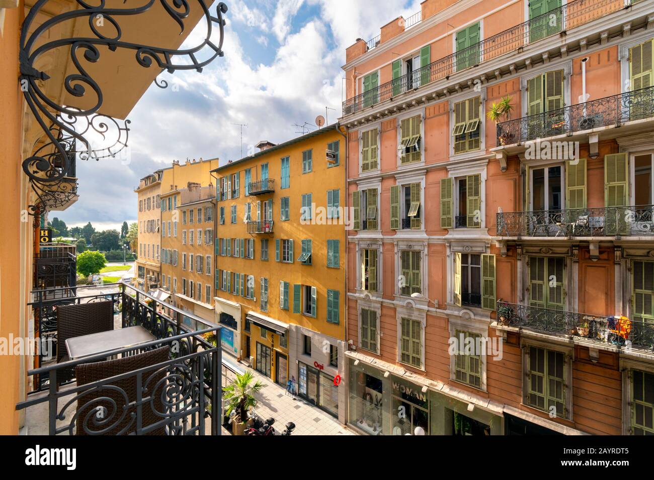 View From A Balcony Overlooking Albert Park And A Row Of Apartments In The Historic Center Of Nice France On The French Riviera Stock Photo Alamy View From A Balcony Overlooking Albert Park And A Row Of Apartments In The Historic Center Of Nice France On The French Riviera Stock Photo Alamy
