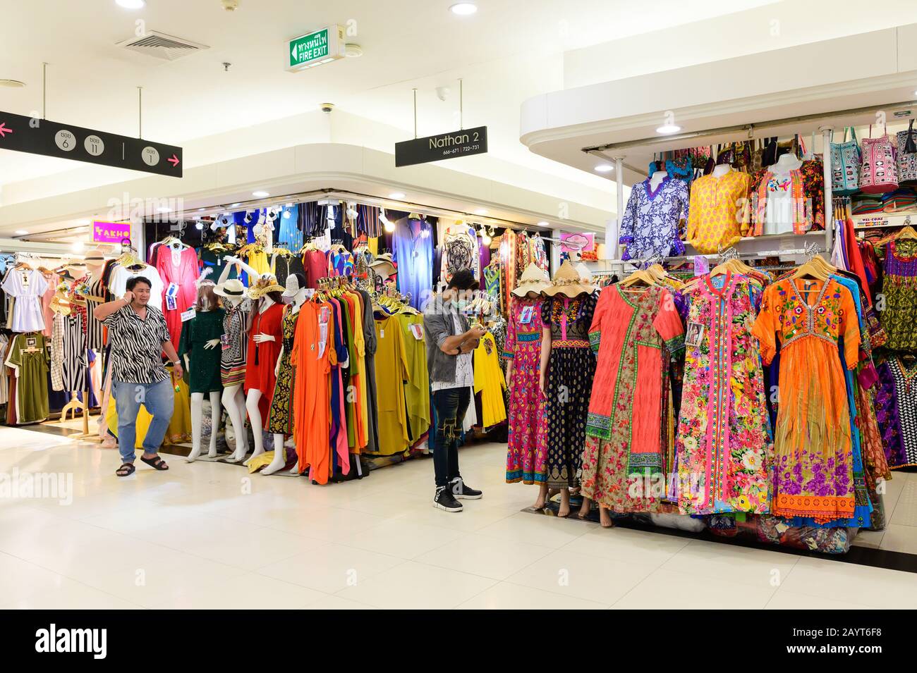 Platinum fashion mall bangkok hi-res stock photography and images - Alamy