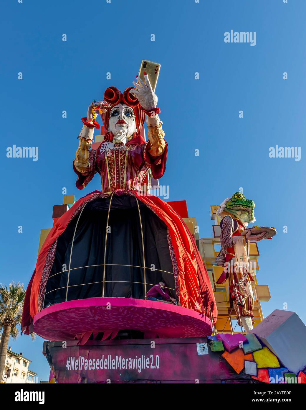 Alice in wonderland in parade hi-res stock photography and images - Alamy