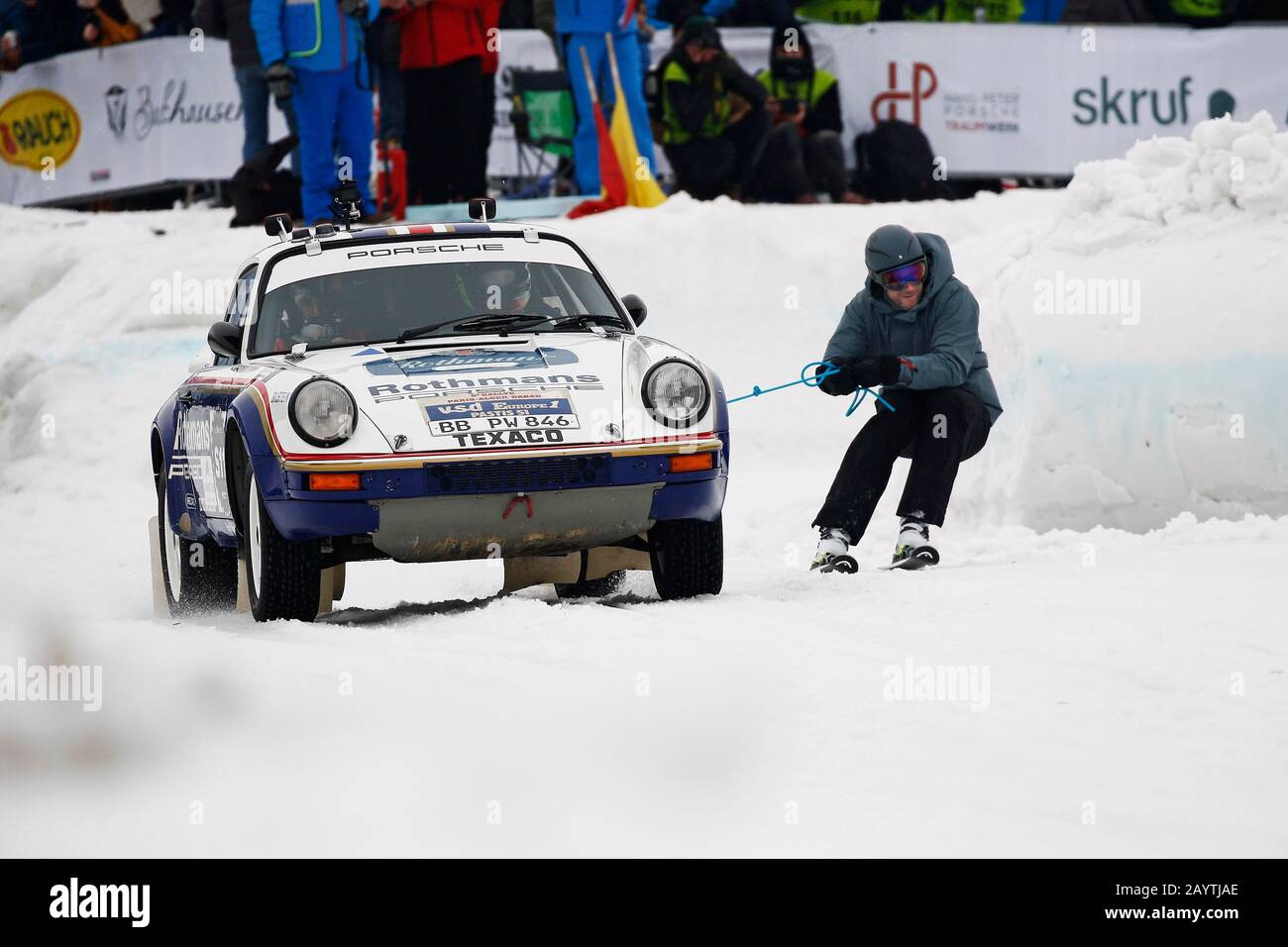 GP Ice Race 2020, Skijoering, Porsche 911 Carrera 3.2 4 x 4 Paris-Dakar with Aksel Lund Svindal, multiple ski world champion, Olympic champion, World Stock Photo
