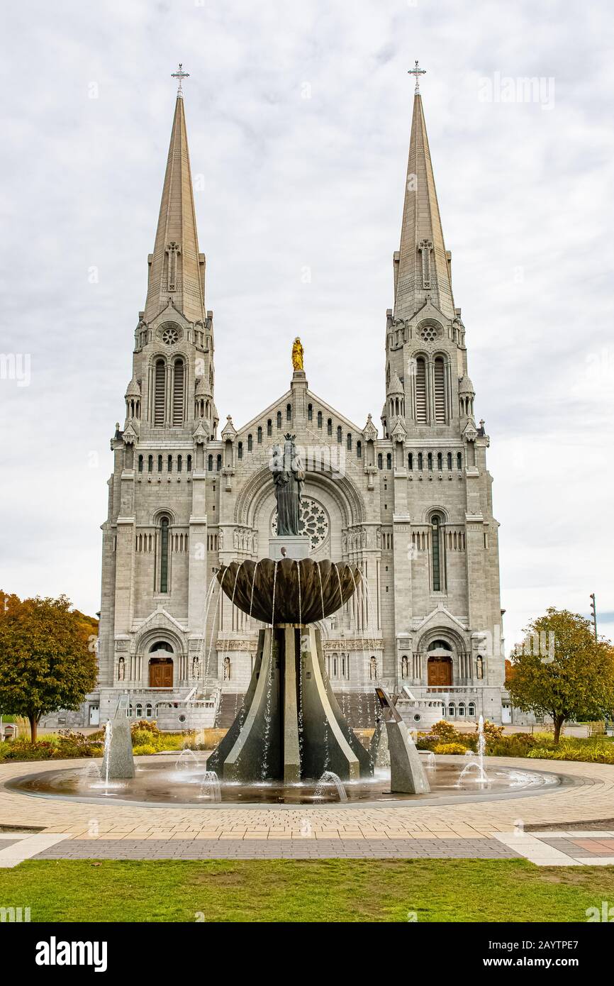 SainteAnnedeBeaupre, beautiful church in Quebec, Canada Stock Photo Alamy