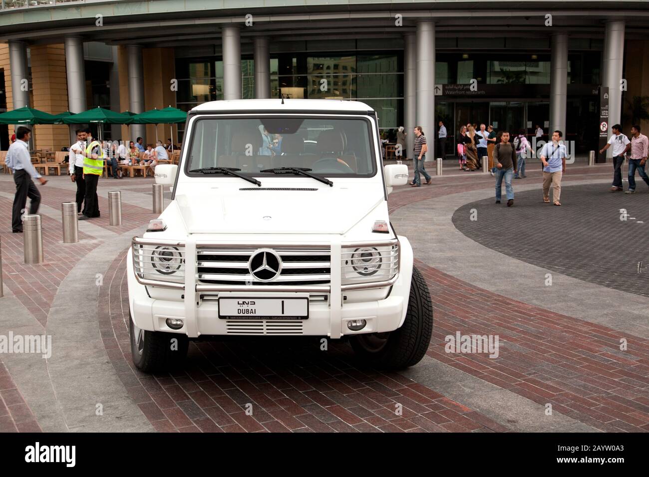 Sheikh Mohammed bin Rashid al Maktoum's Mercedes G-55 showing his exclusive  "1" number plate, parked outside Dubai Mall in Dubai in the UAE Stock Photo  - Alamy