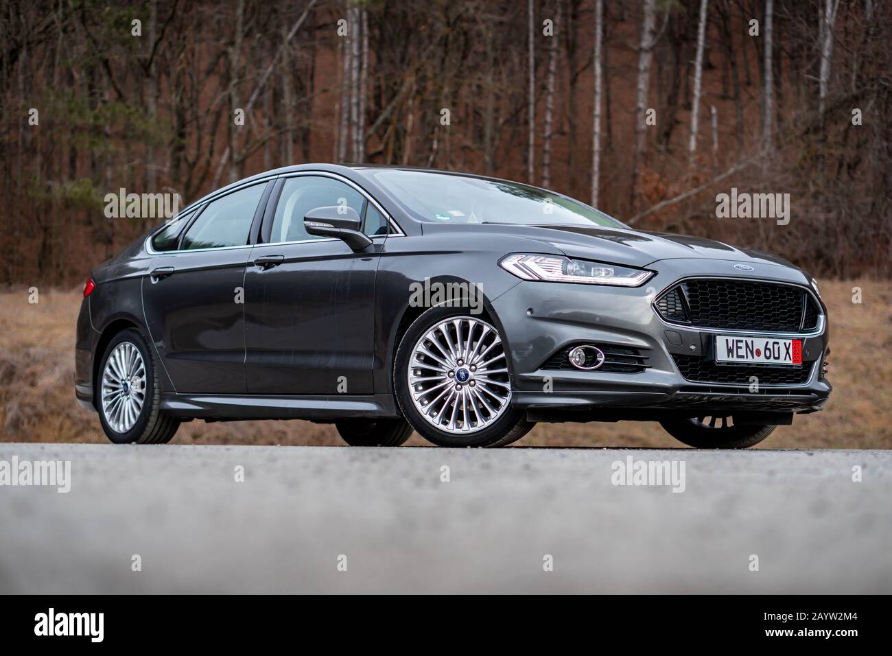 Cluj-Napoca,Cluj/Romania-01.31.2020-Ford Mondeo MK5 Sport edition with  dynamic led headlights, sport front bumper, 18 inch alloy wheels, Aston  Martin look a like, png Stock-Foto