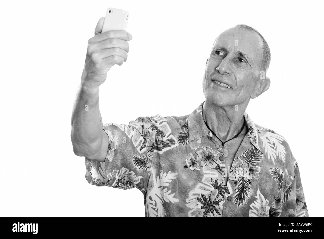 Old man taking selfie cell hi-res stock photography and images - Alamy