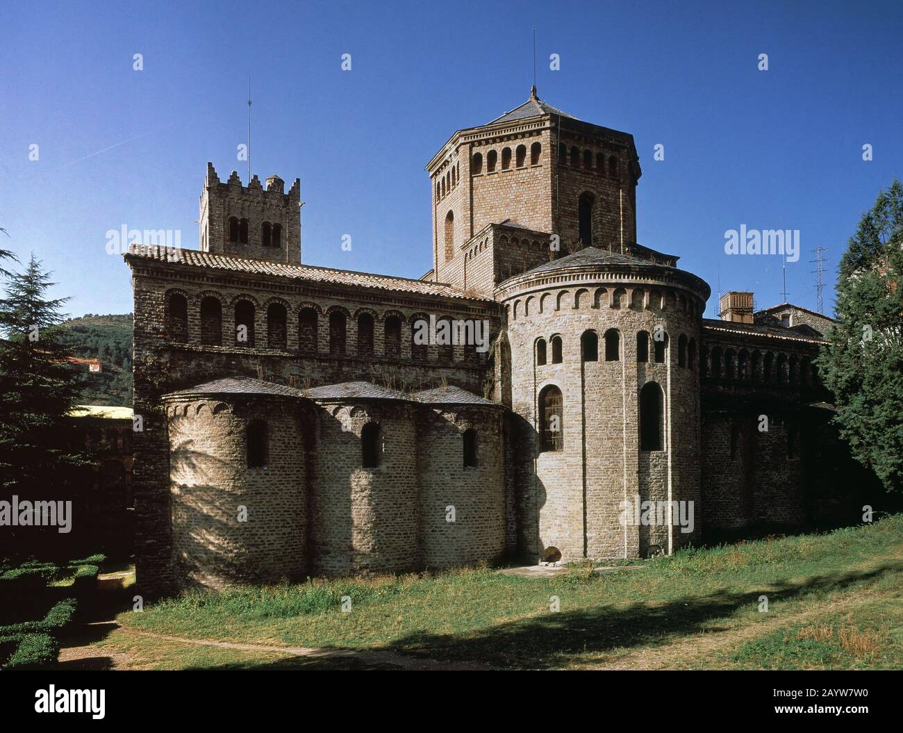 ABSIDES Y CIMBORRIO DE LA IGLESIA DEL MONASTERIO DE SANTA MARIA DE ...