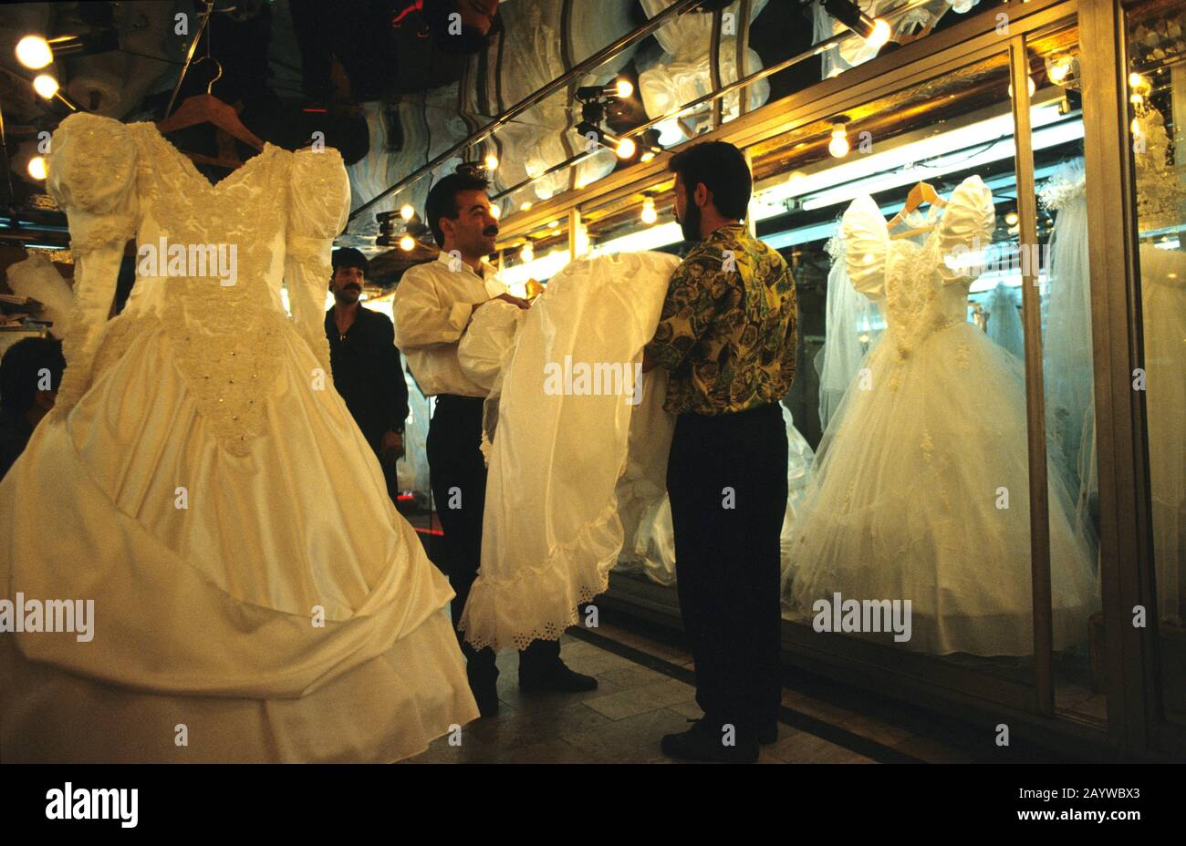 Full gown hi-res stock photography and images - Alamy