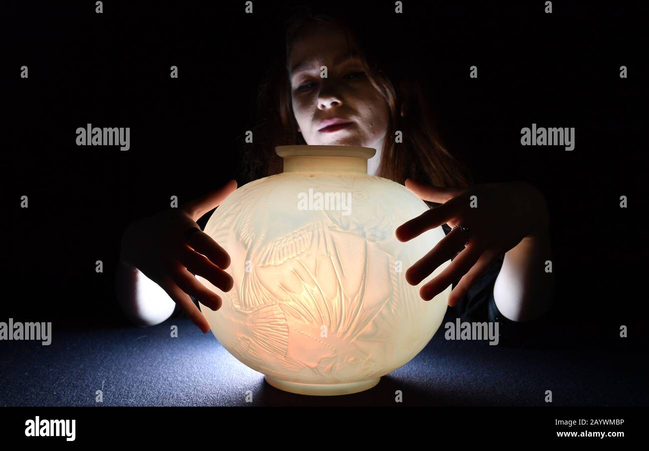 Bonhams, Knightsbridge, London, UK. 17th February 2020. ‘A Private Collection of Lalique Glass'. Over 150 lots of spectacular Lalique glassware on display before the sale on 19th February 2020. Credit: Malcolm Park/Alamy. Stock Photo