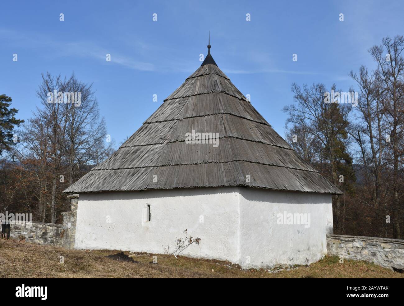 Kirche, Wernberg, Sternberg, Barock, Frühbarock, Kapelle, Friedhofskapelle, Pyramidendach, Schießscharten, Villach, Villach-Land, Kärnten, Österreich, Stock Photo