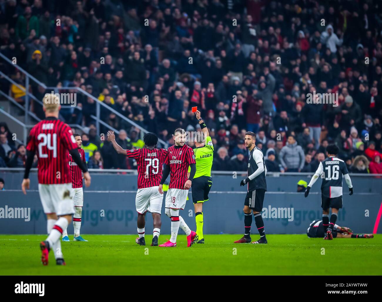 Theo hernandez of ac milan red card hi-res stock photography and images