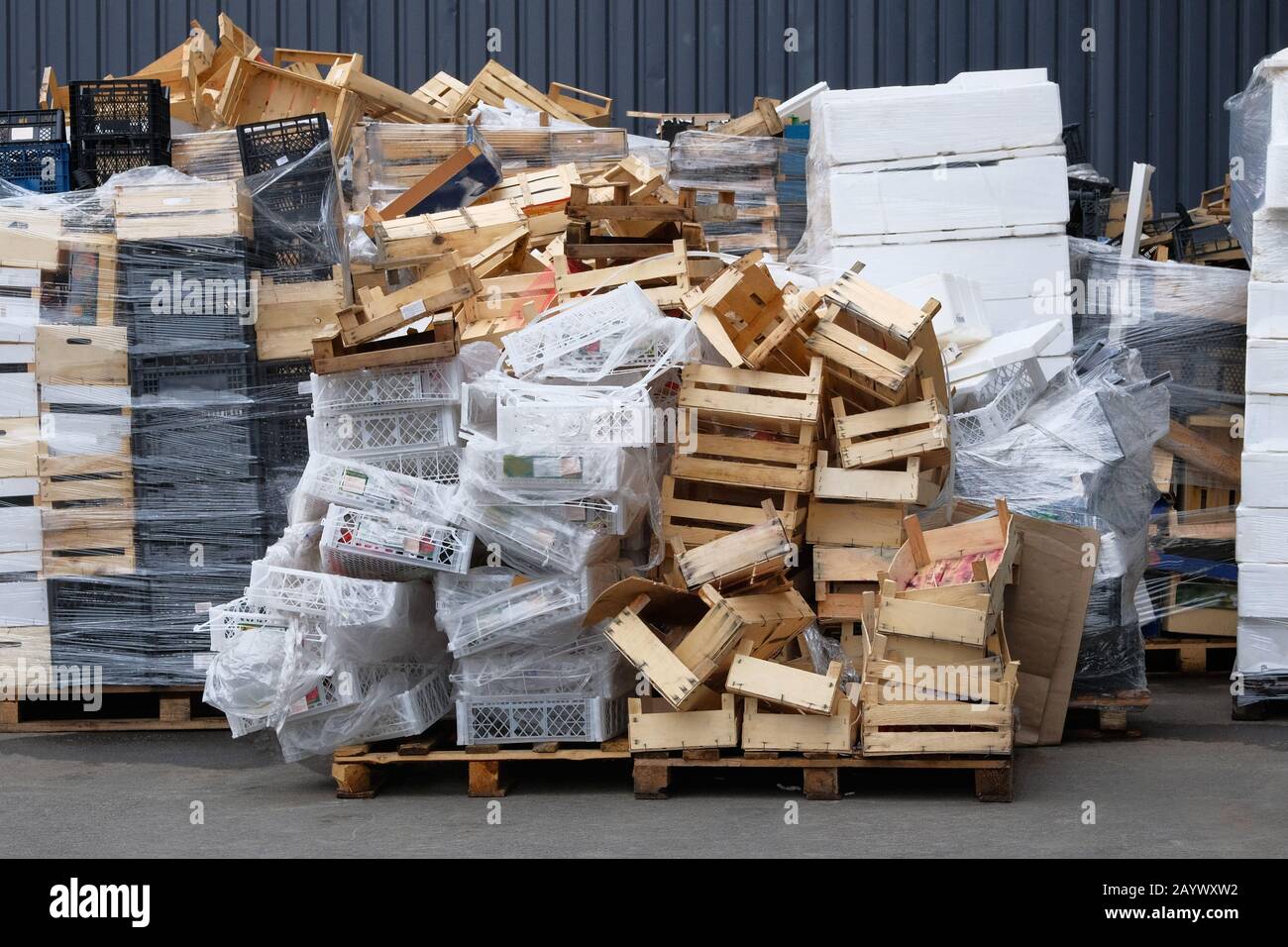 Used shipping container hires stock photography and images Alamy