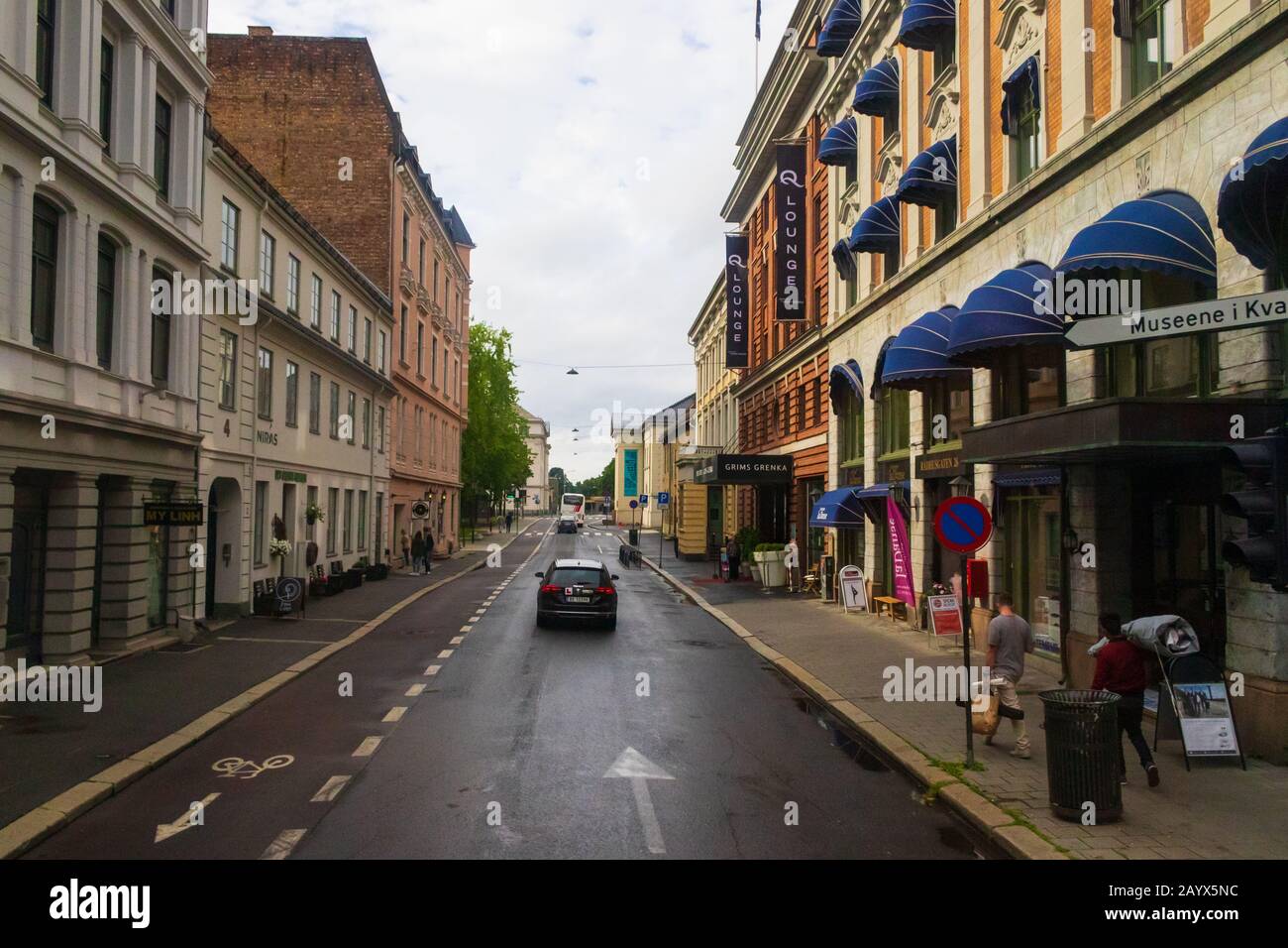 Street view with colorful old buildings at central Oslo-a hub of Norwegian  trade, banking, industry and shipping Stock Photo - Alamy