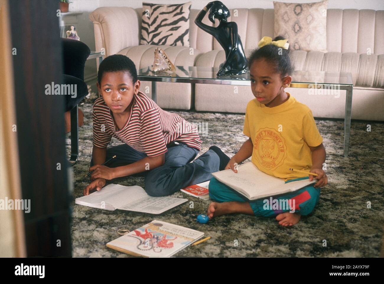 Teen boy distracting from online lesson and playing video games, scrolling  phone. Learning difficulties, online education, entertainment at home Stock  Photo - Alamy