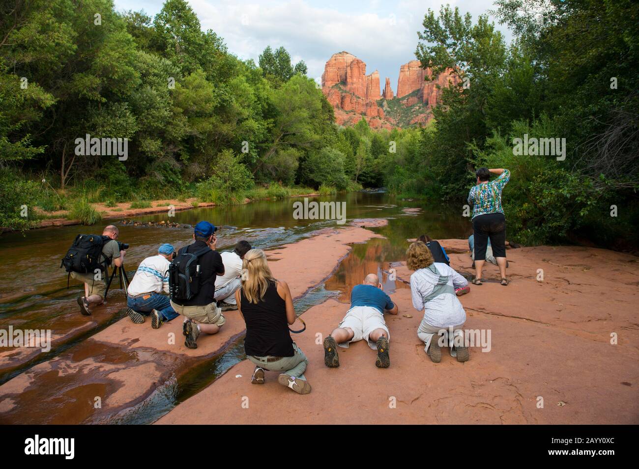 Photography class taking photos of Cathedral Rock from Red Rock Crossing in Sedona, Arizona, USA. Stock Photo