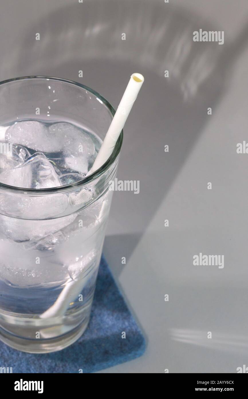 Paper straw hi-res stock photography and images - Alamy