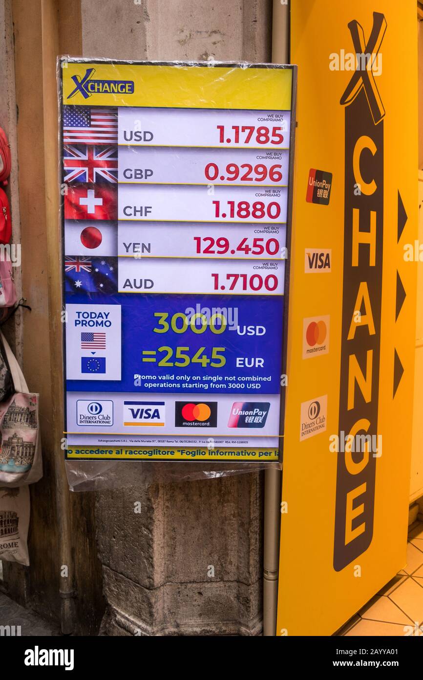 Foreign currency exchange shop with exchange rates Rome Italy Stock Photo