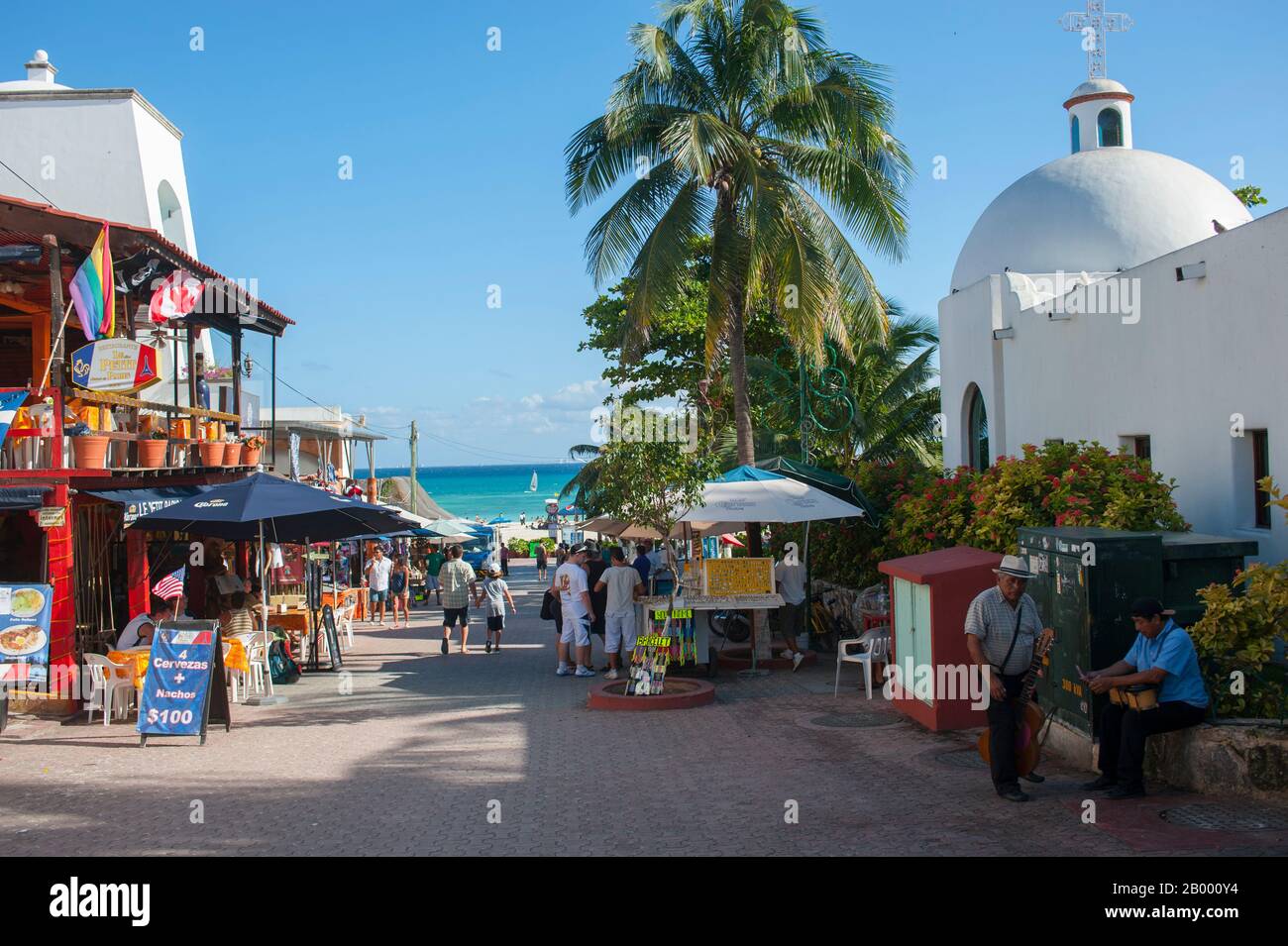 Street scene of 5th Avenue in Playa del Carmen on the Riviera Maya near ...