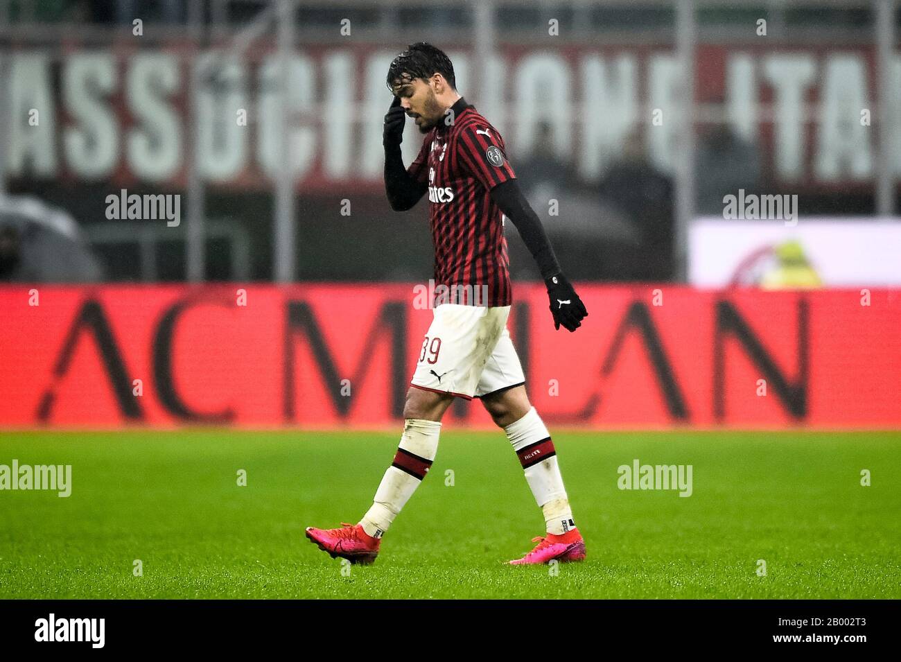 Milan, Italy - 17 February, 2020: Lucas Paqueta of AC Milan looks dejected  during the Serie A football match between AC Milan and Torino FC. Credit:  Nicolò Campo/Alamy Live News Stock Photo - Alamy