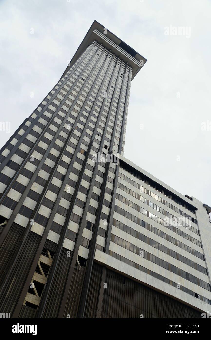 New Orleans, Louisiana, U.S.A - February 4, 2020 - The Plaza Tower, the third tallest tower in the city and has been vacant due to toxic mold, asbesto Stock Photo