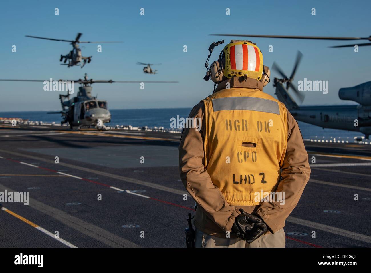 Chief aviation boatswains mate hires stock photography and images Alamy