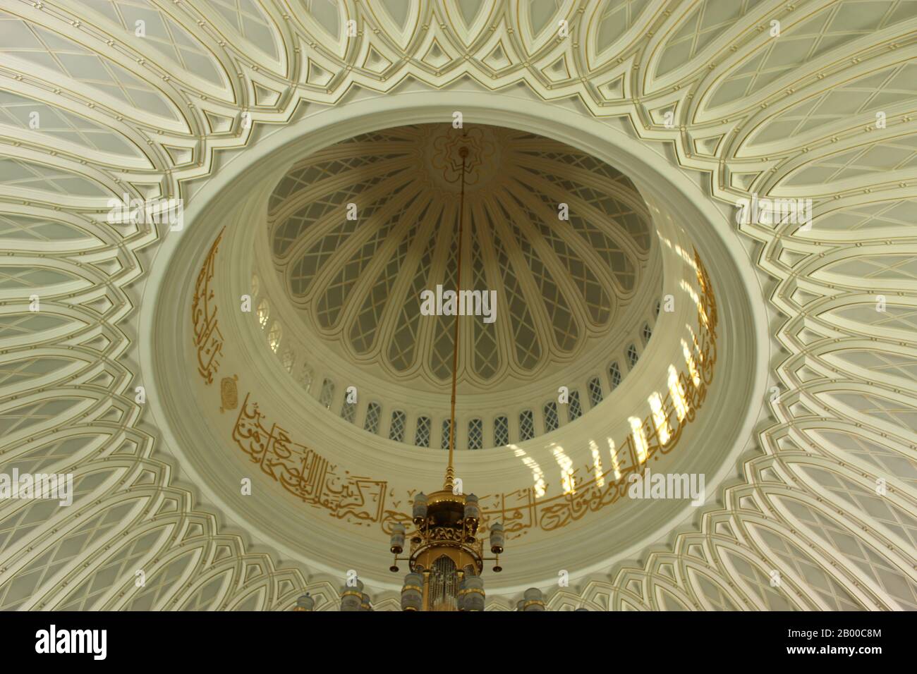 Details inside the dome of Jame' Asr Hassanil Bolkiah Mosque Stock Photo