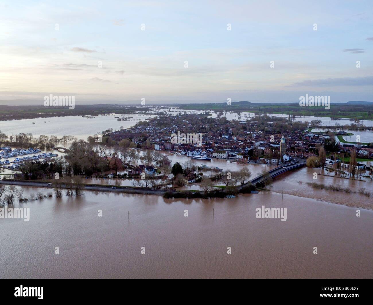 Flood water surrounds Upton upon Severn in Worcestershire Stock Photo