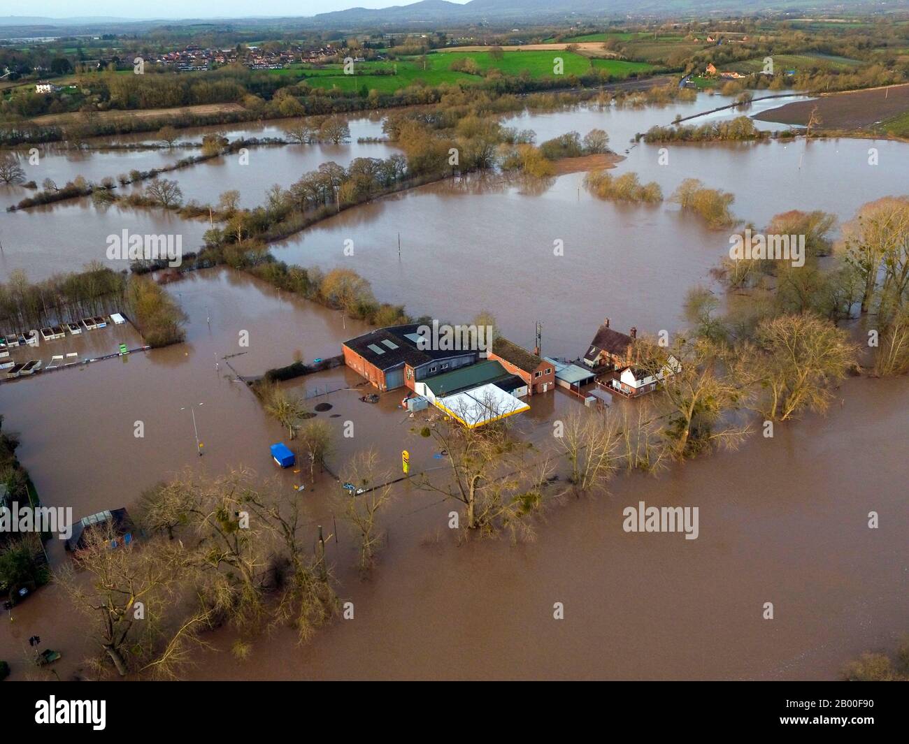 Flood water surrounds upton upon severn hires stock photography and
