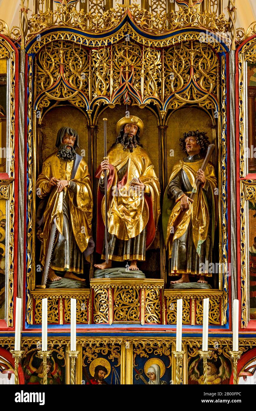 Carved figures, main altar by the gothic sculptor Meister von Rabenden, late gothic church St. Jakobus der Aeltere, Rabenden, Altenmarkt an der Alz Stock Photo