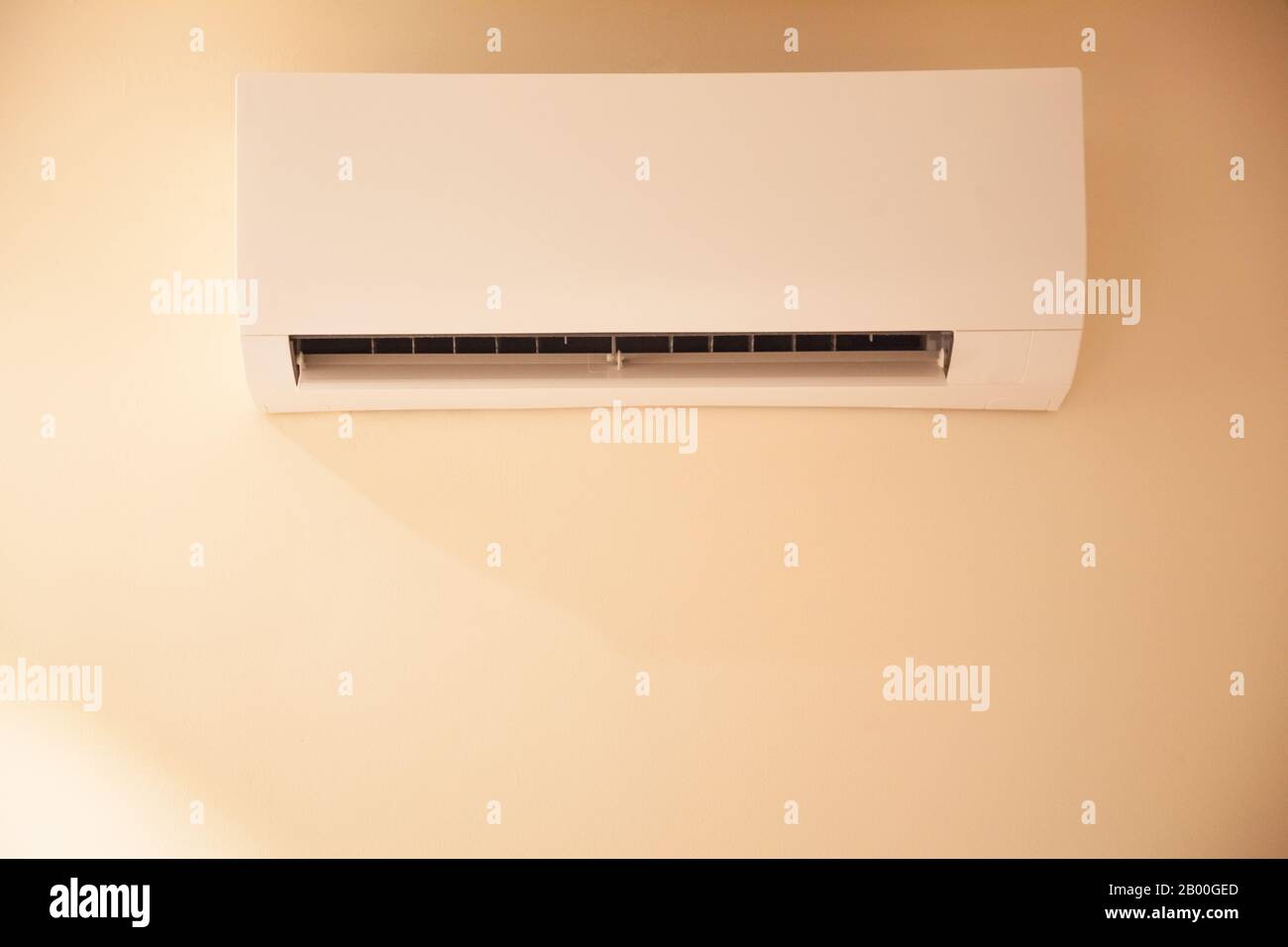 Room Wall Air Conditioner distribute conditioned air to improve thermal